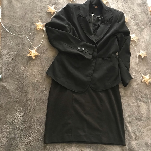 Black Blazer - Picture 3 of 3